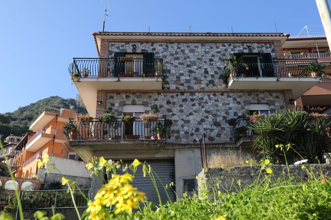La Perla Apartment Таормина Екстериор снимка